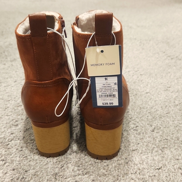 Women's Chunky Heel Boots with Memory Foam Insole - Universal Thread - Picture 5 of 7